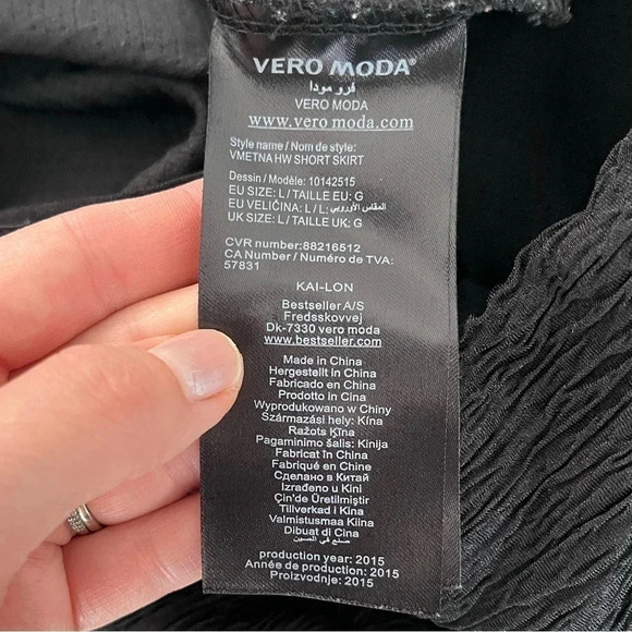 Vero Moda/ Black  textured midi skirt/ Size US L - Picture 6 of 11